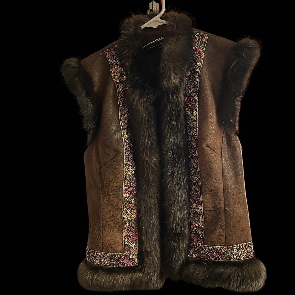 Joseph Ribkoff Black Faux Fur Vest, beaded sequins, suede look.t